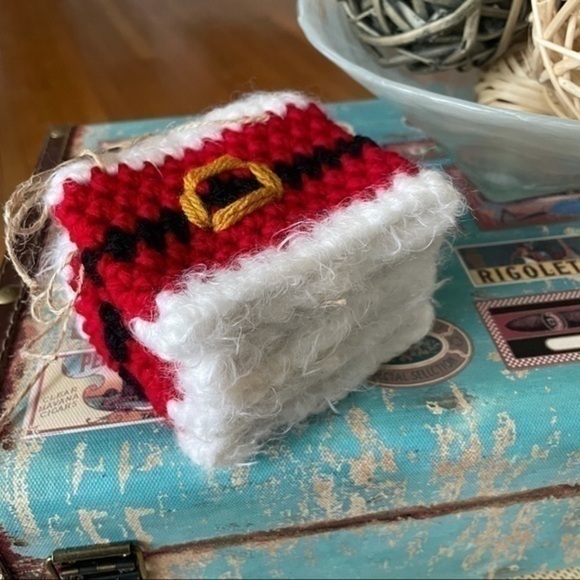 Handmade Fuzzy Santa Can Cup Cozy Huggies 4-pack Winter Gift Set Idea Host Party - Picture 3 of 3